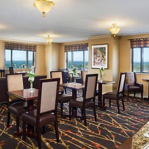 Club level Guest room 2 Queen High floor